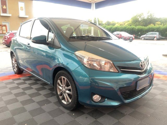 Toyota Yaris 1.0 VVT-i Active 2014 – снимка 12