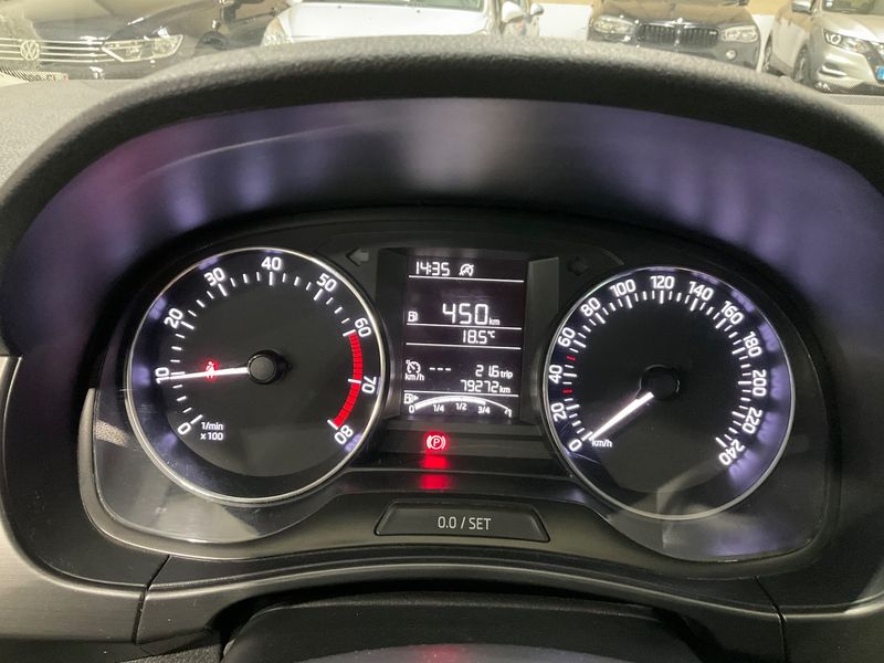 Skoda Fabia 1.0 TSI Clever — zdjęcie 13
