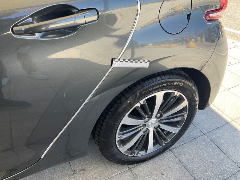 Peugeot 208 1.6 Blue-HDi Allure 2016 – снимка 22