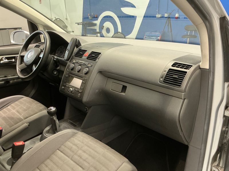 Volkswagen Touran 2.0 TDI Goal 2006 – снимка 29