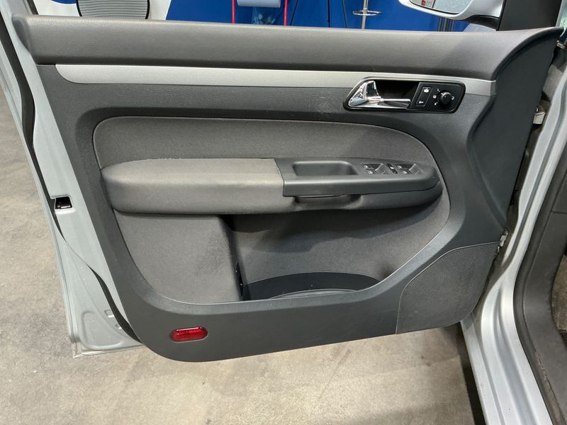 Volkswagen Touran 2.0 TDI Goal 2006 – снимка 35