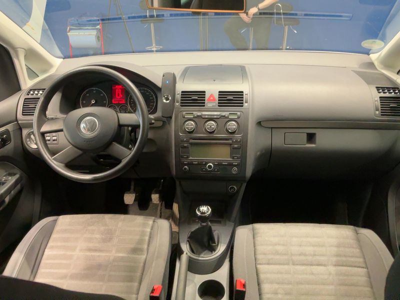 Volkswagen Touran 2.0 TDI Goal 2006 – снимка 18