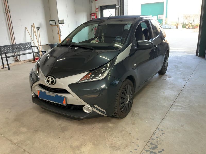 Aygo 1.0 X-Clusive