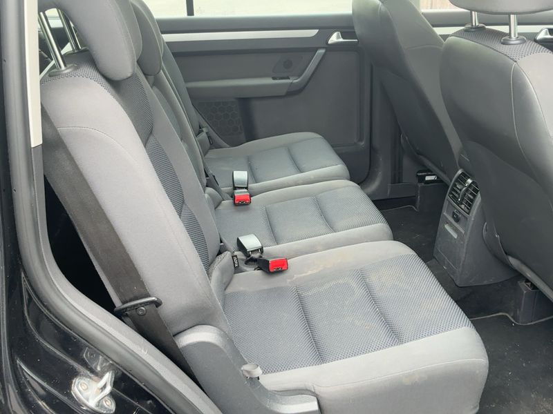 Volkswagen Touran 1.6 TDI Trendline BlueMotion Tech — zdjęcie 14