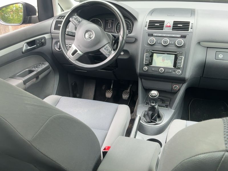 Volkswagen Touran 1.6 TDI Trendline BlueMotion Tech — zdjęcie 12