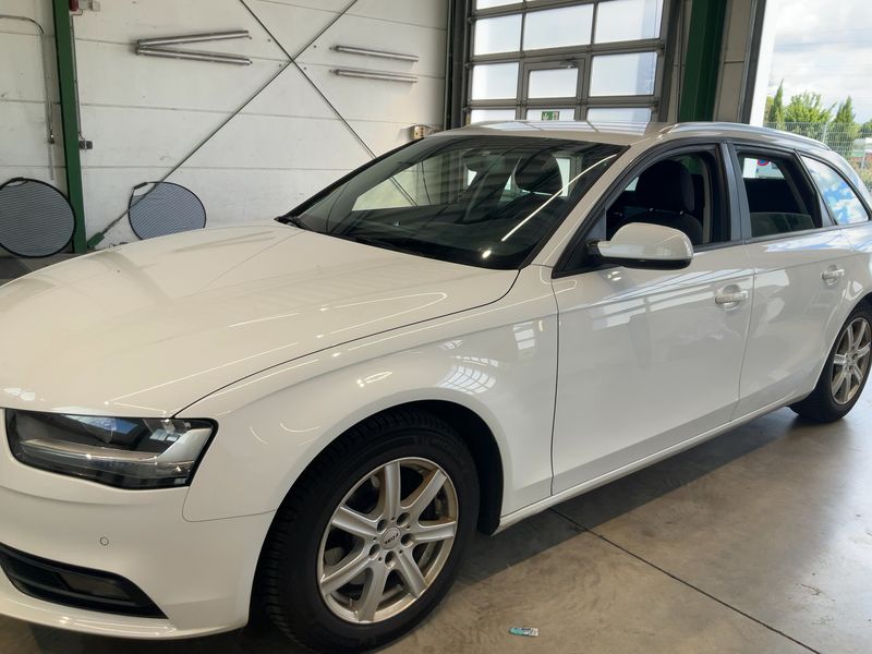 Audi A4 2.0 TDI Attraction — zdjęcie 2