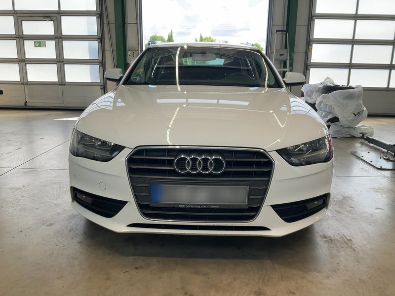 Audi A4 2.0 TDI Attraction — zdjęcie 9