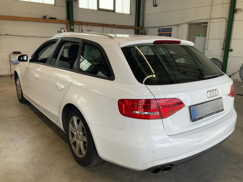 Audi A4 2.0 TDI Attraction — zdjęcie 3