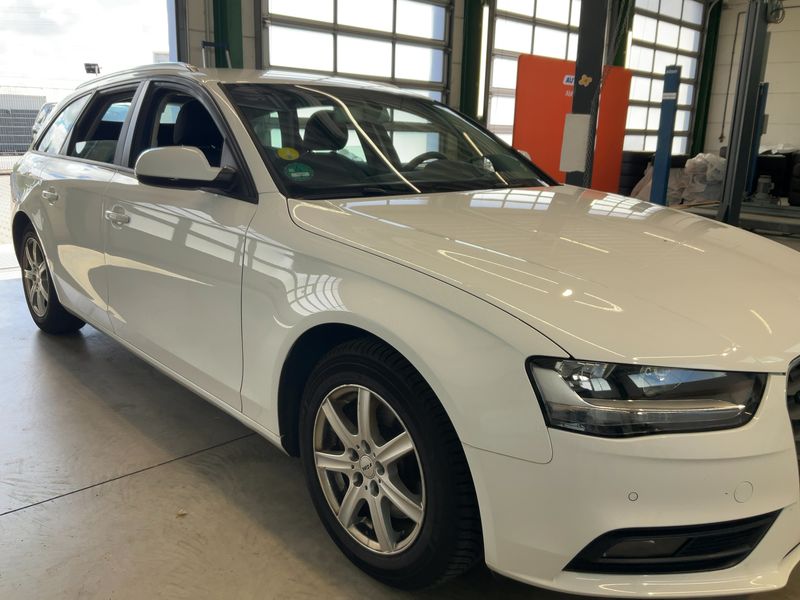 Audi A4 2.0 TDI Attraction — zdjęcie 8