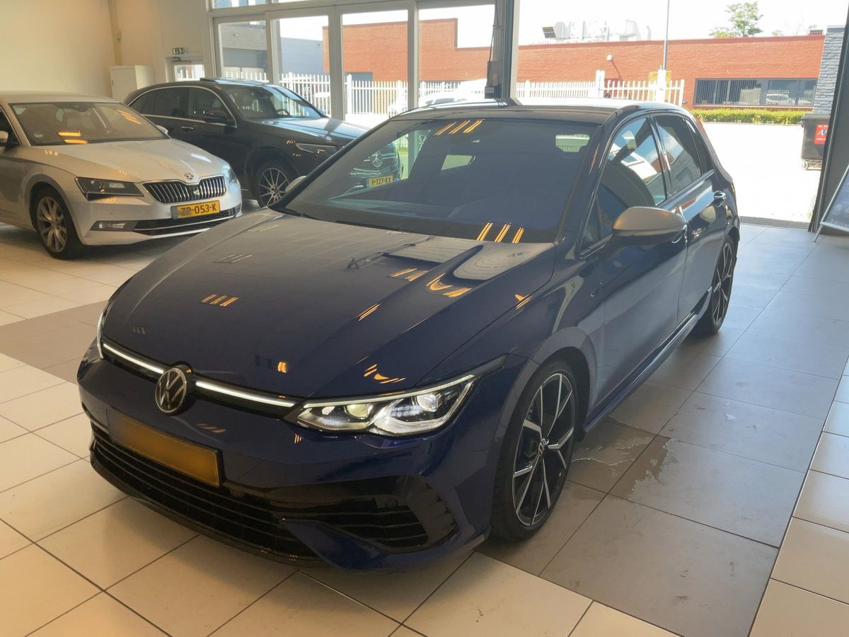 Volkswagen Golf 2022 — photo 1