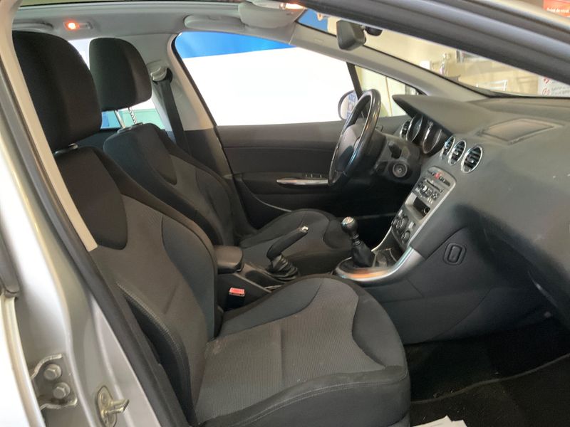 Peugeot 308 1.6 e-HDi Active 2012 – снимка 3
