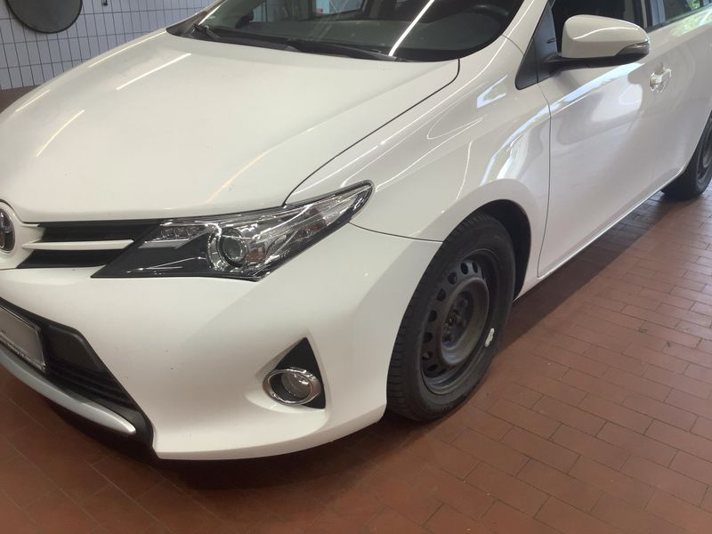 Toyota Auris Touring Sports 1.4 Turbodiesel Cool — zdjęcie 2