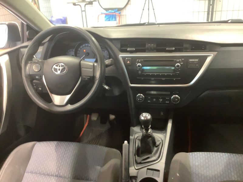 Toyota Auris Touring Sports 1.4 Turbodiesel Cool — zdjęcie 12