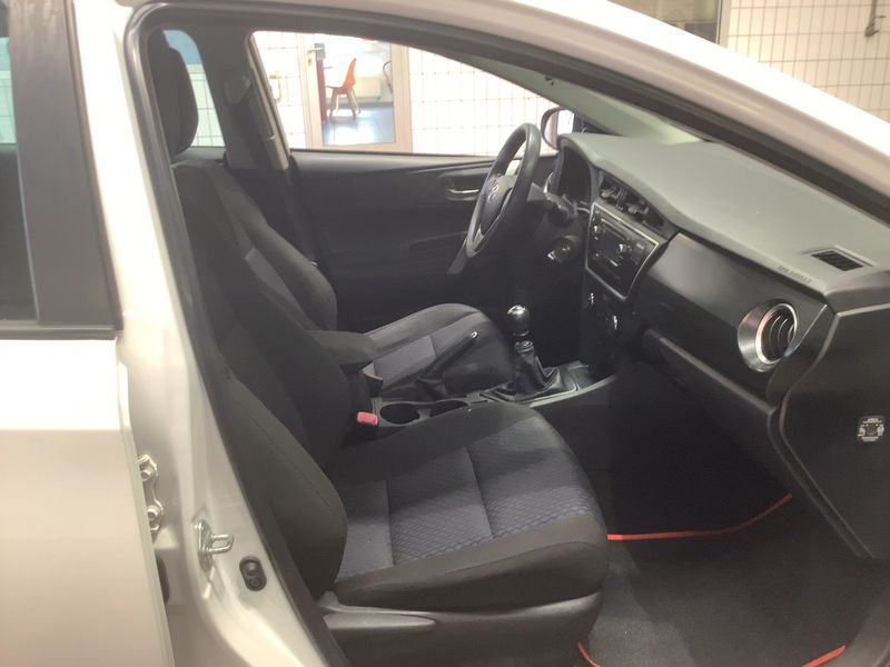 Toyota Auris Touring Sports 1.4 Turbodiesel Cool — zdjęcie 11