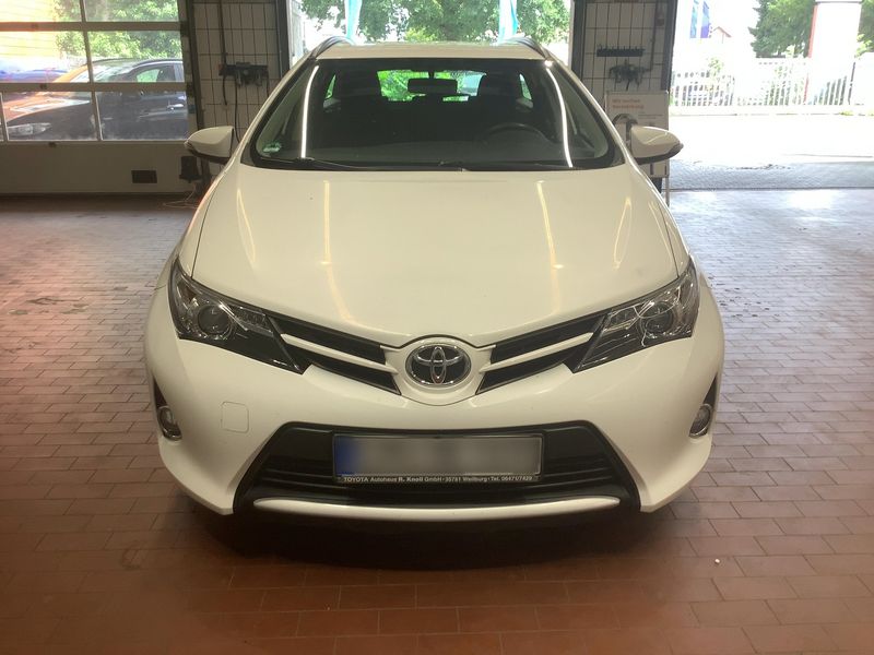 Toyota Auris Touring Sports 1.4 Turbodiesel Cool — zdjęcie 9