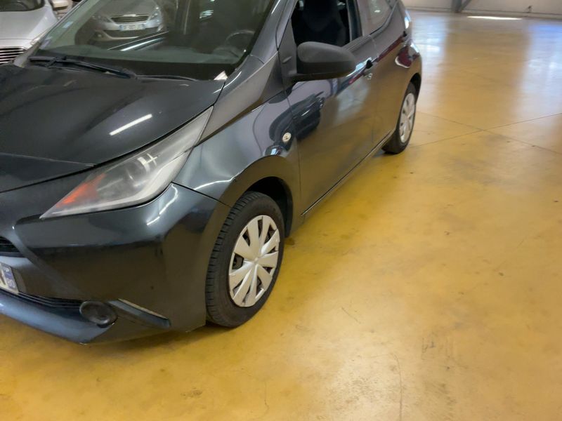 Toyota Aygo 1.0 X — zdjęcie 2