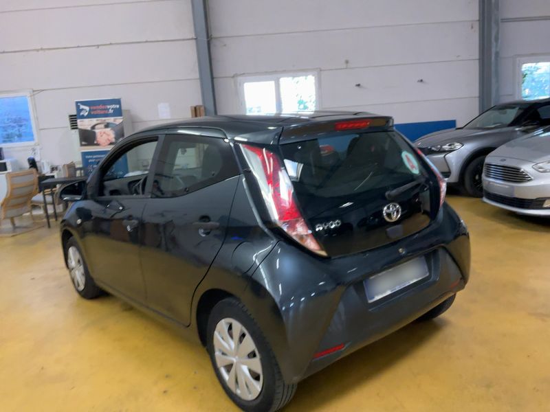 Toyota Aygo 1.0 X — zdjęcie 3