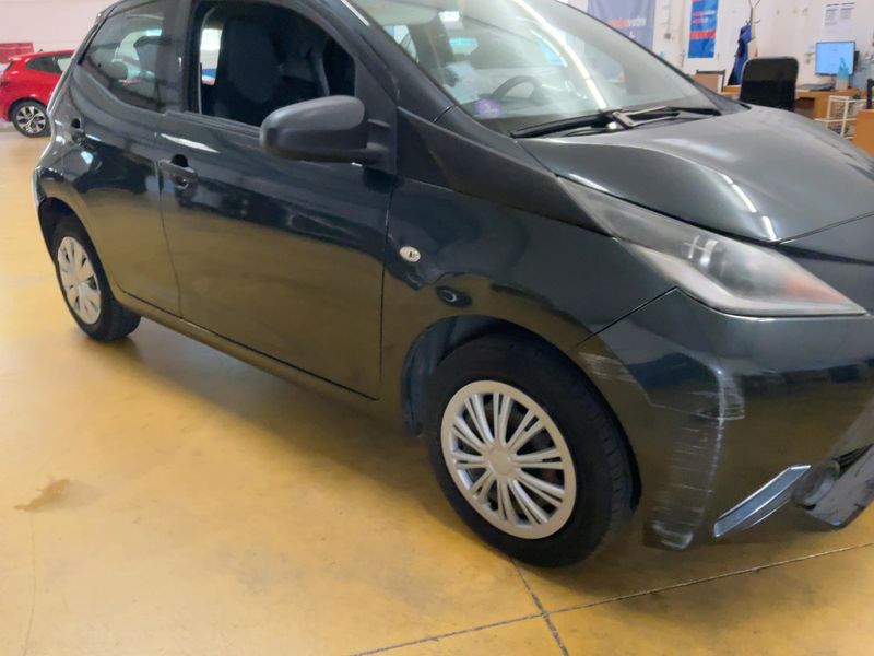 Toyota Aygo 1.0 X — zdjęcie 8