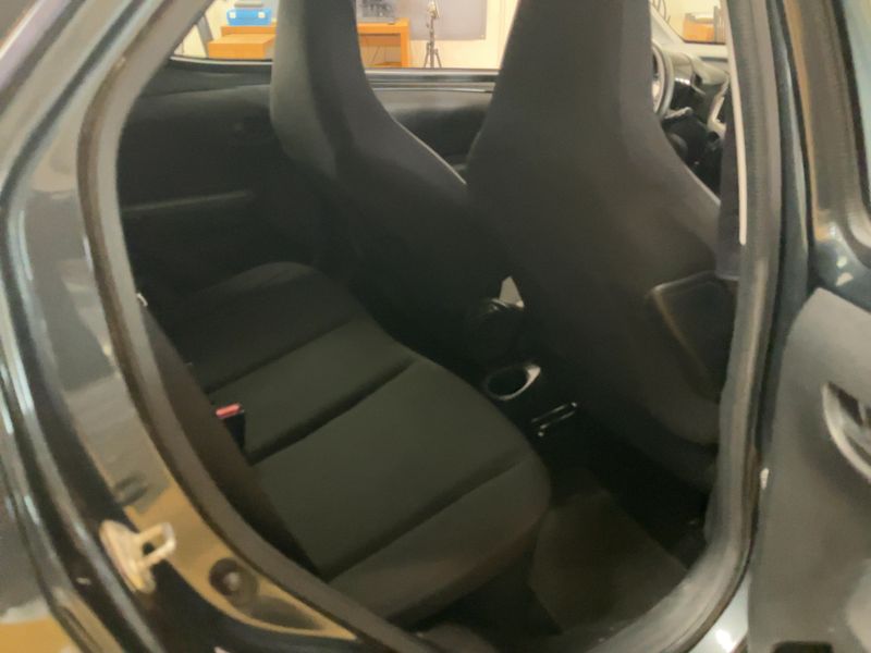 Toyota Aygo 1.0 X — zdjęcie 14
