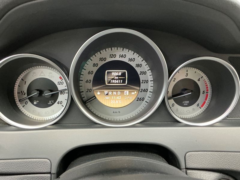 Mercedes-Benz C-Klasse C 300 CDI 4Matic BlueEfficiency Avantgarde 2011 – снимка 19