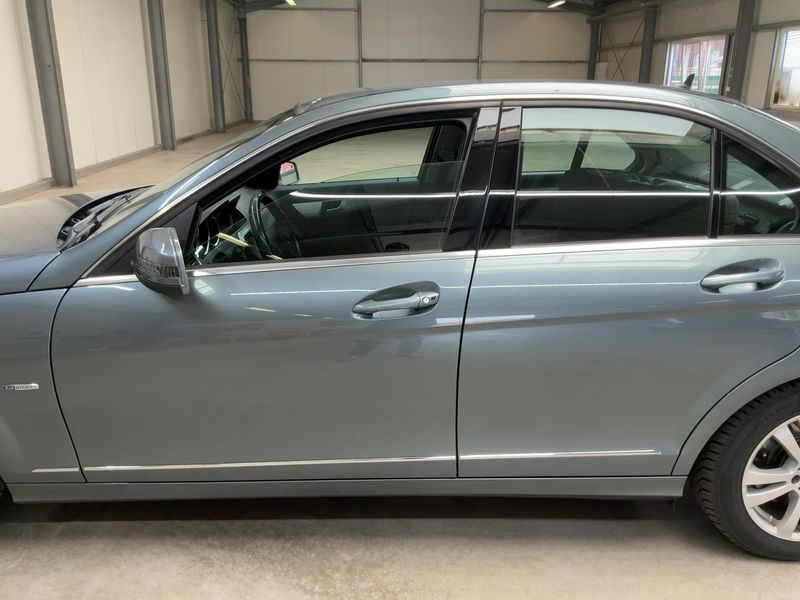 Mercedes-Benz C-Klasse C 300 CDI 4Matic BlueEfficiency Avantgarde 2011 – снимка 4