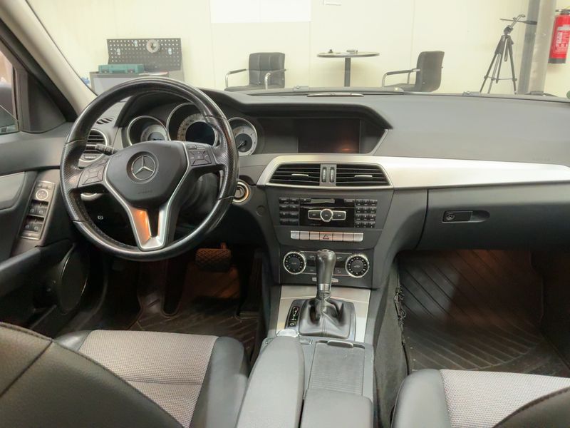 Mercedes-Benz C-Klasse C 300 CDI 4Matic BlueEfficiency Avantgarde 2011 – снимка 18