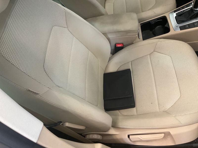 Volkswagen Passat 2.0 TDI Comfortline BlueMotion Tech 2011 – снимка 36