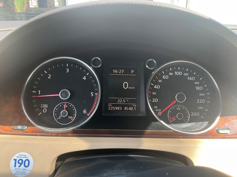 Volkswagen Passat 2.0 TDI Comfortline BlueMotion Tech 2011 – снимка 19