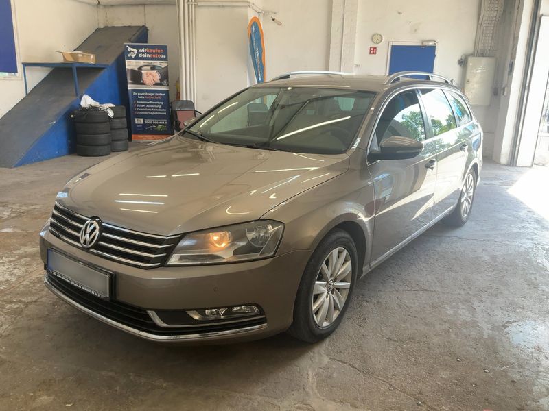 Volkswagen Passat 2.0 TDI Comfortline BlueMotion Tech 2011 – снимка 1