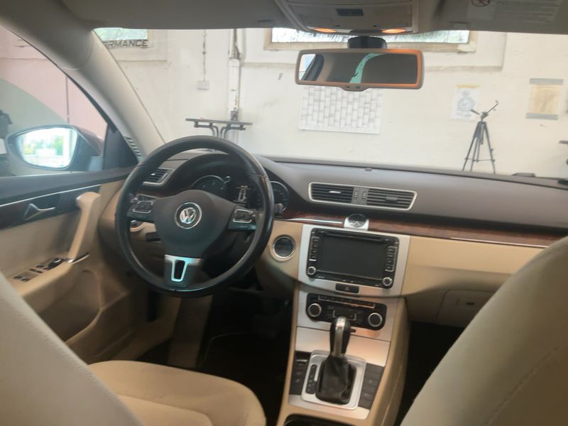 Volkswagen Passat 2.0 TDI Comfortline BlueMotion Tech 2011 – снимка 18
