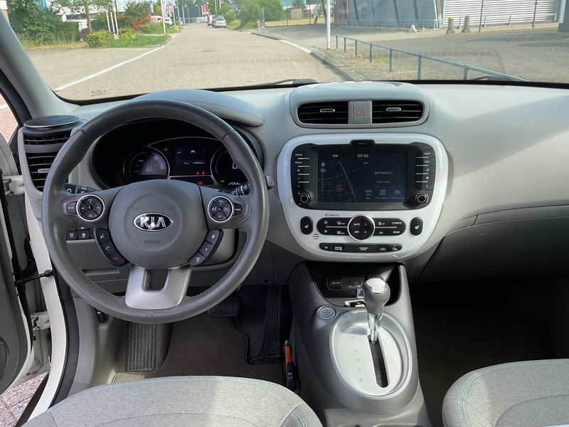 Kia Soul electric drive 81 kW EV Play — zdjęcie 12