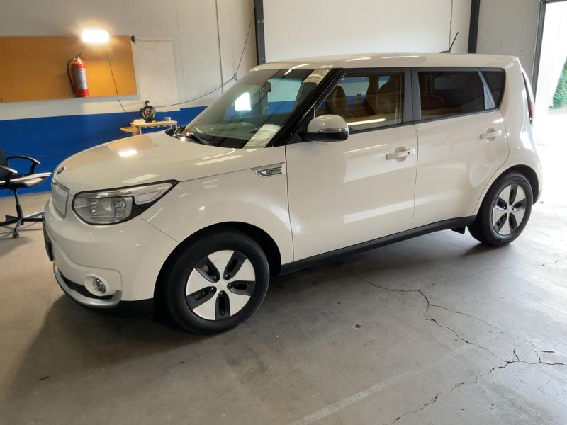 Kia Soul electric drive 81 kW EV Play — zdjęcie 2