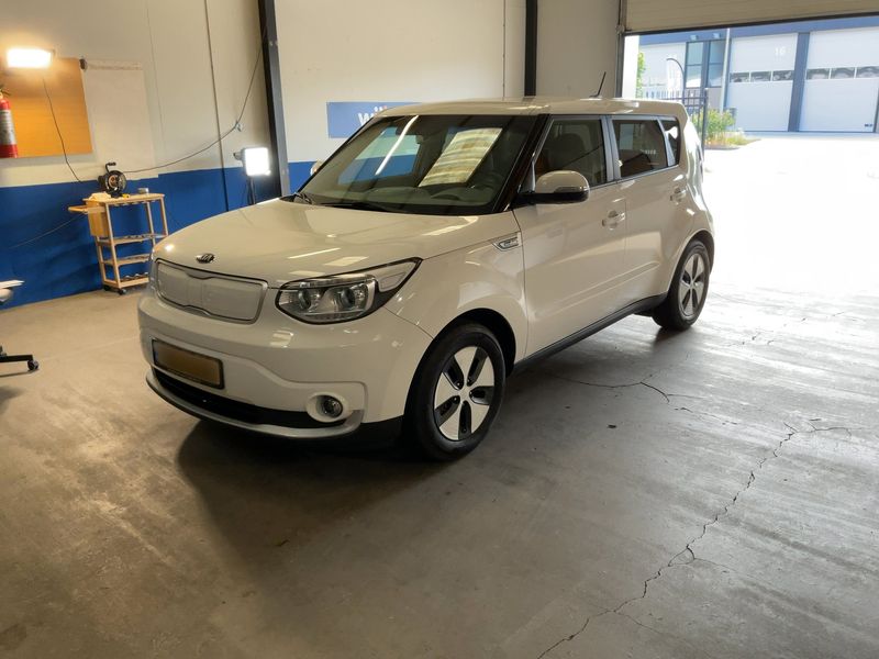 Kia Soul electric drive 81 kW EV Play