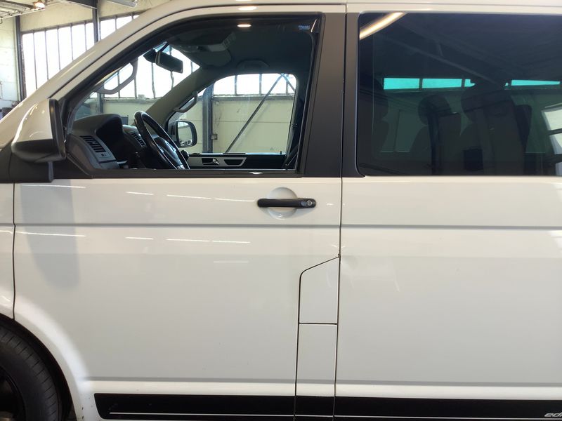 Volkswagen T5 Multivan 2.0 TDI Edition 25 — zdjęcie 4