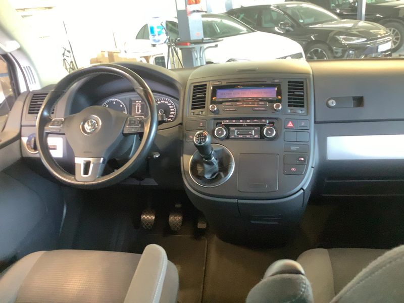 Volkswagen T5 Multivan 2.0 TDI Edition 25 — zdjęcie 12