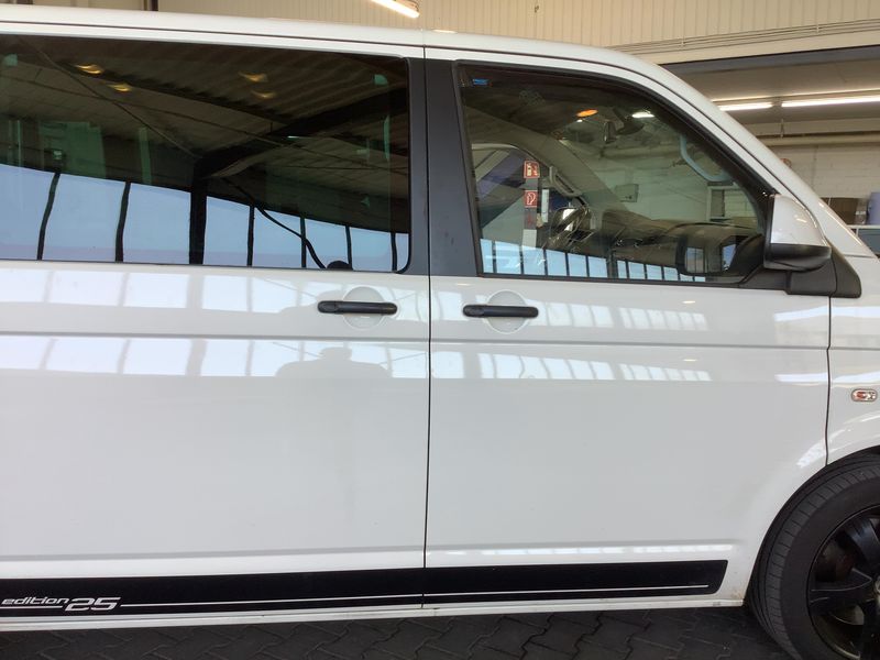 Volkswagen T5 Multivan 2.0 TDI Edition 25 — zdjęcie 7
