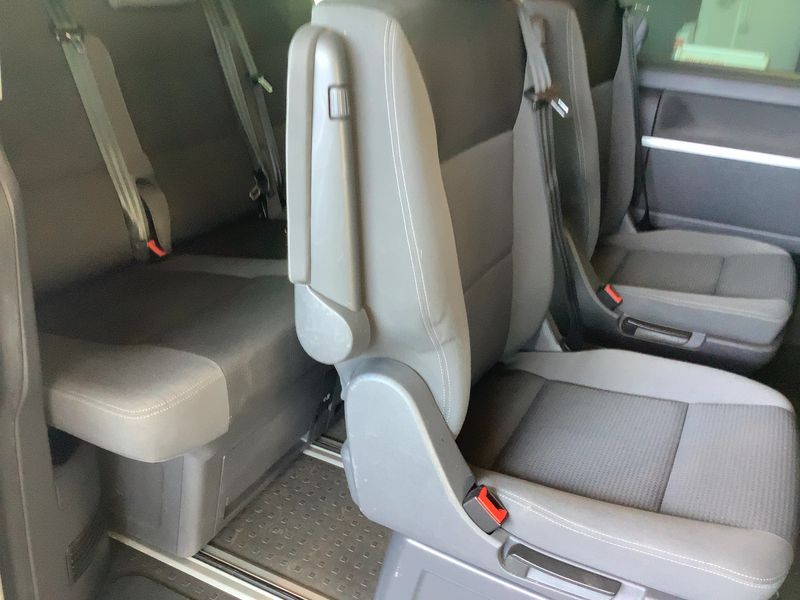 Volkswagen T5 Multivan 2.0 TDI Edition 25 — zdjęcie 14