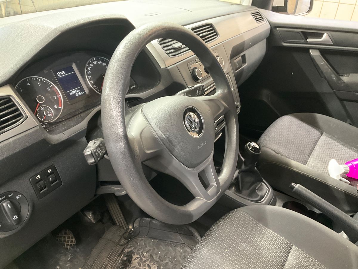 Volkswagen Caddy 2019 — photo 23