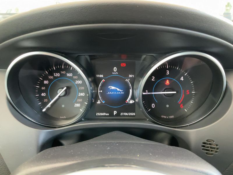Jaguar F-Pace 20d R-Sport AWD — zdjęcie 13
