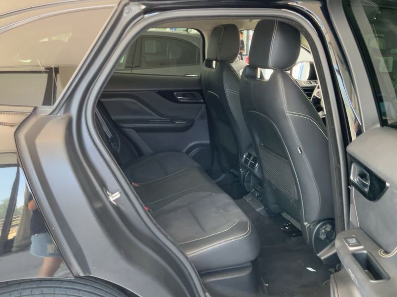 Jaguar F-Pace 20d R-Sport AWD — zdjęcie 14