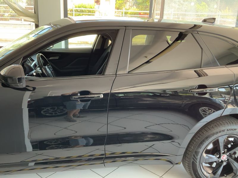 Jaguar F-Pace 20d R-Sport AWD — zdjęcie 4