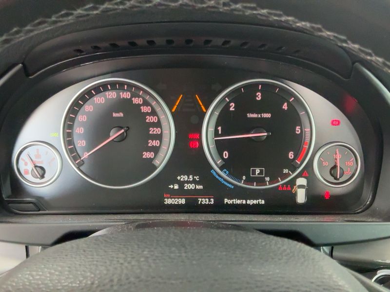 BMW X5 xDrive 30d — zdjęcie 13