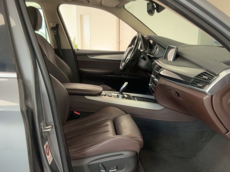 BMW X5 xDrive 30d — zdjęcie 11
