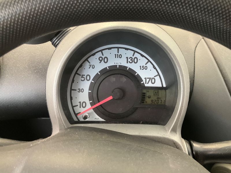 Toyota Aygo 1.0 Sport — zdjęcie 13