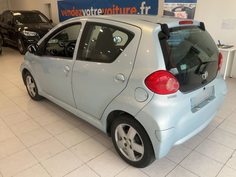 Toyota Aygo 1.0 Sport — zdjęcie 3