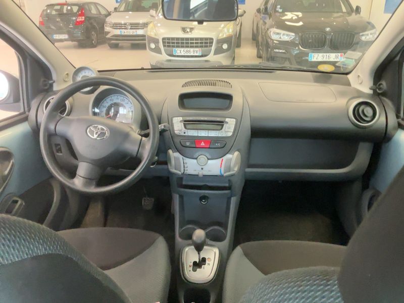 Toyota Aygo 1.0 Sport — zdjęcie 12