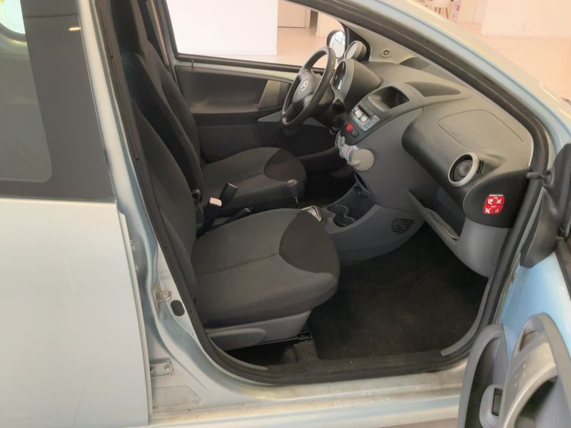 Toyota Aygo 1.0 Sport — zdjęcie 11