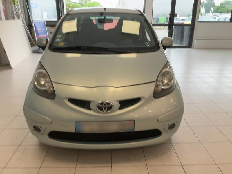 Toyota Aygo 1.0 Sport — zdjęcie 9