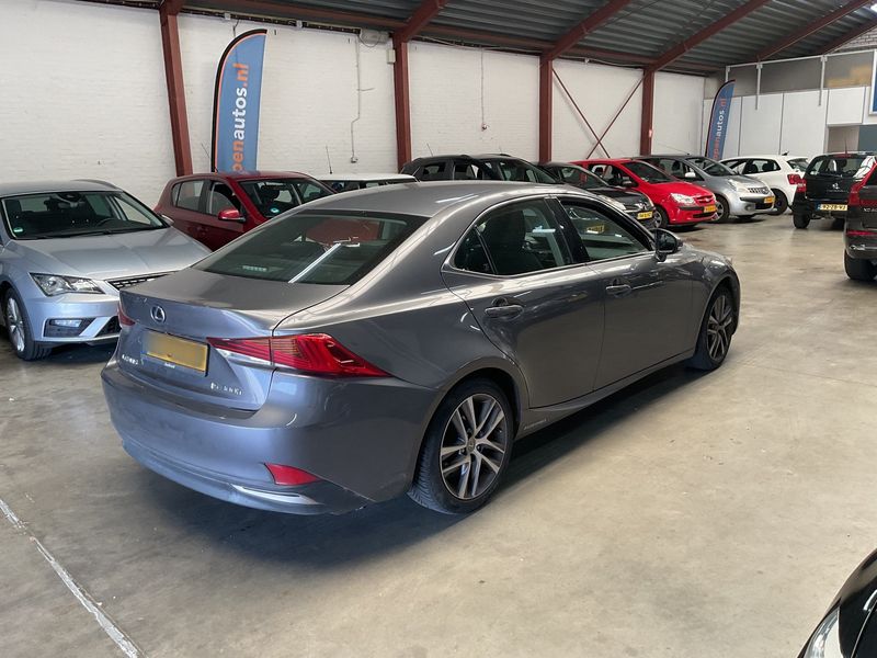 Lexus IS-Serie IS 300h Business — zdjęcie 6