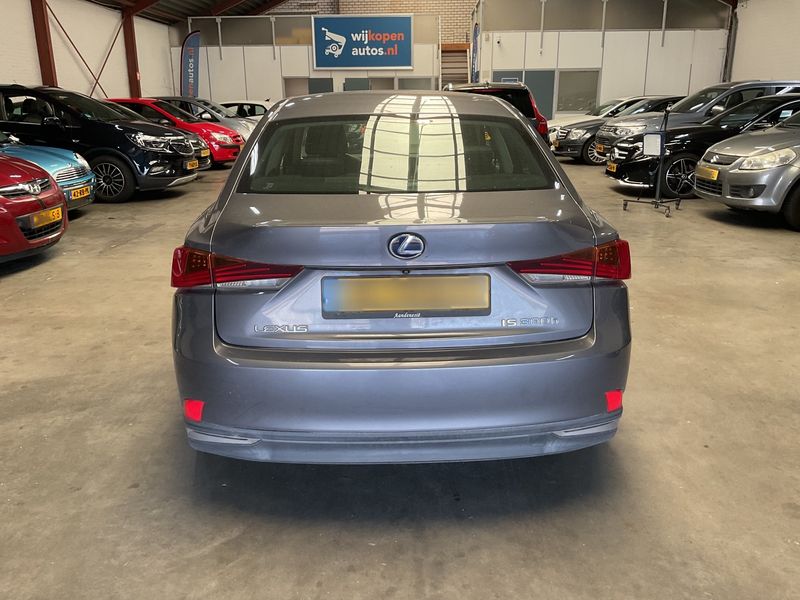 Lexus IS-Serie IS 300h Business — zdjęcie 5